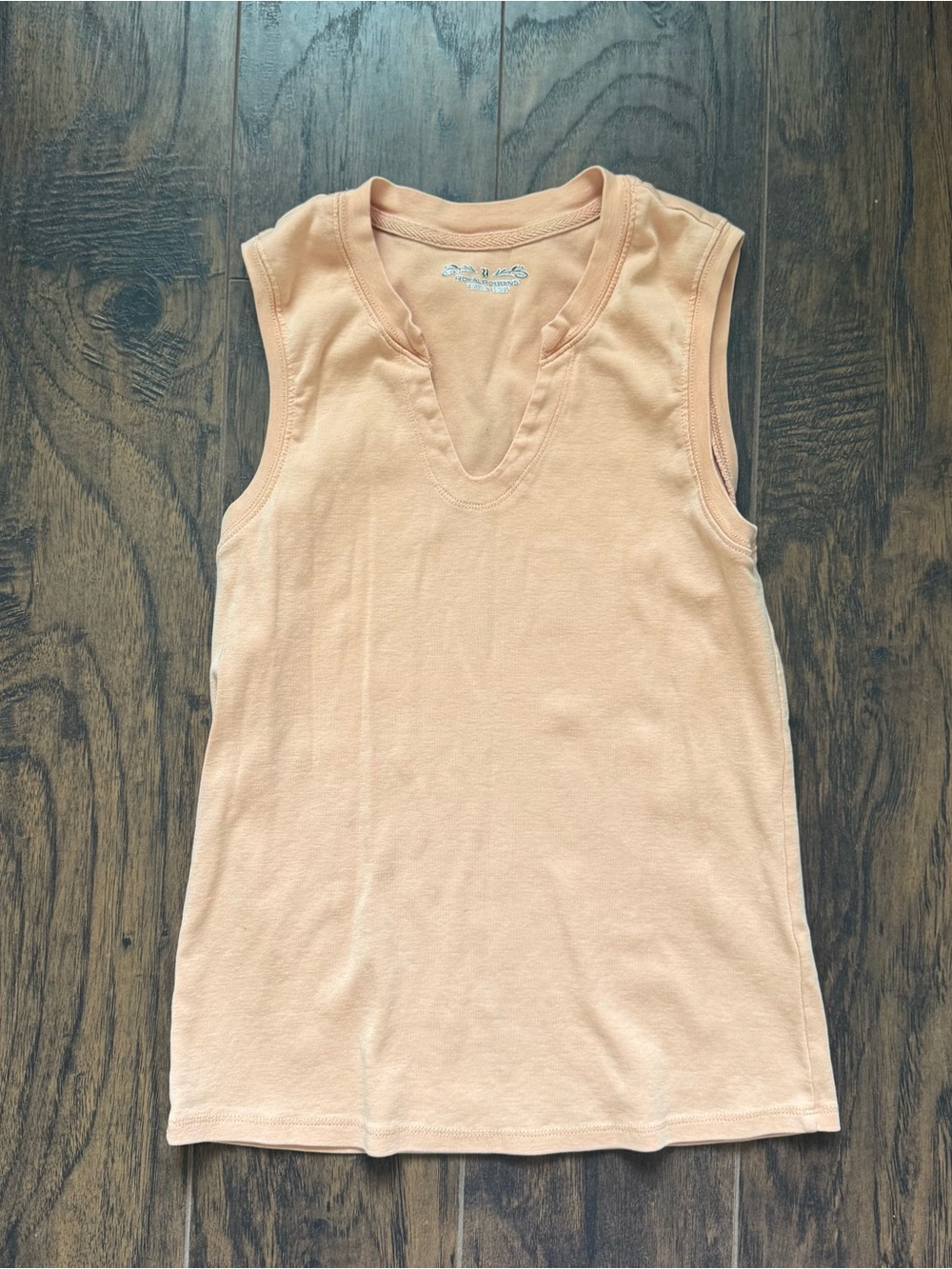 Royal Robbins Size Small Light Peach Split Neck Sleeveless Top